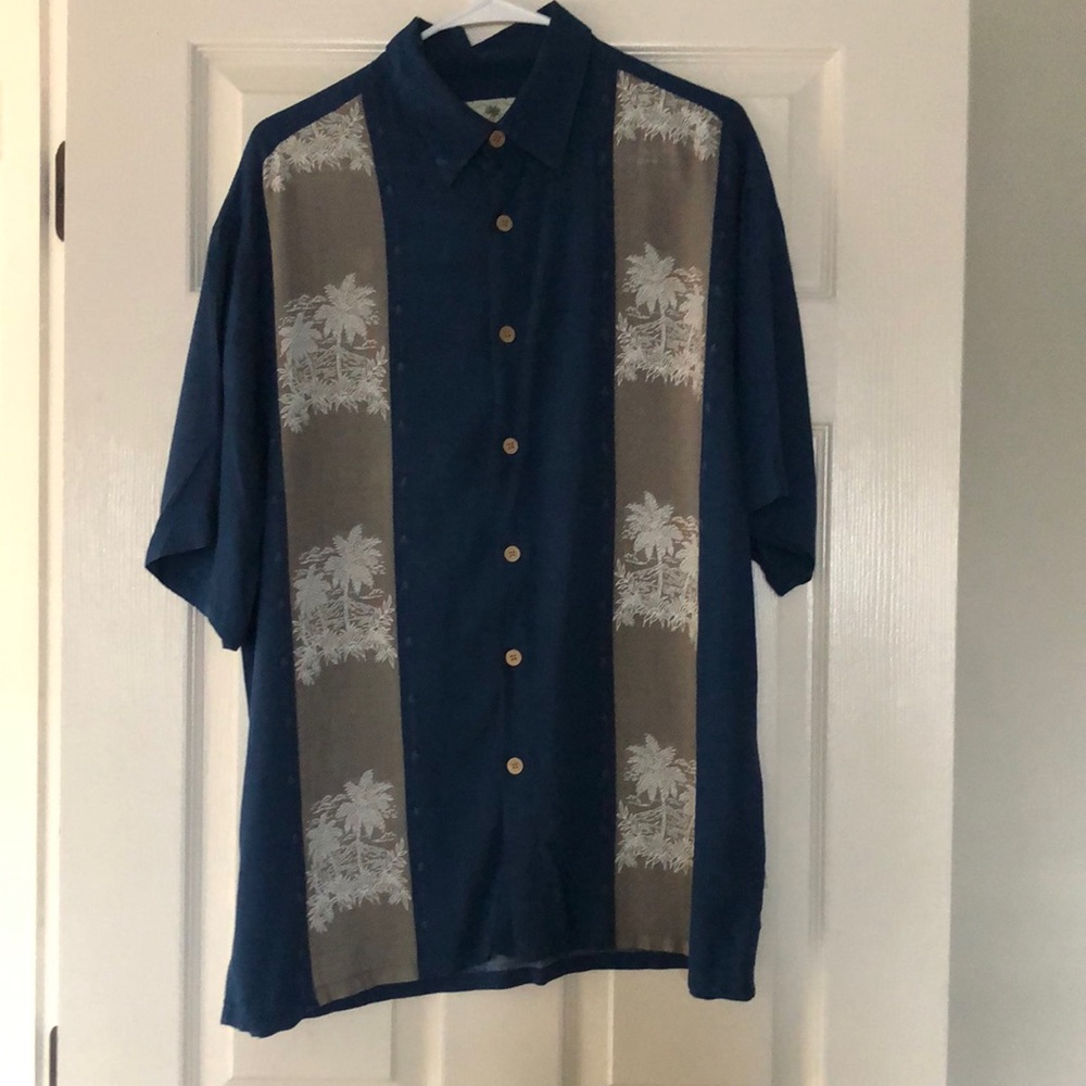 Mens shirt - tropical / island / Hawaiian